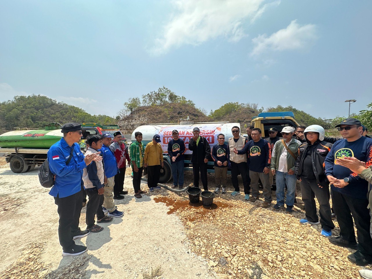 Armada tangki menyalurkan bantuan air bersih di kawasan kering Gunungkidul